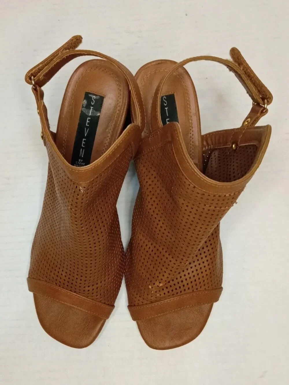 Steven by Steve Madden Stacked Tan Perforated Slingback Booties Women’s 8.5M